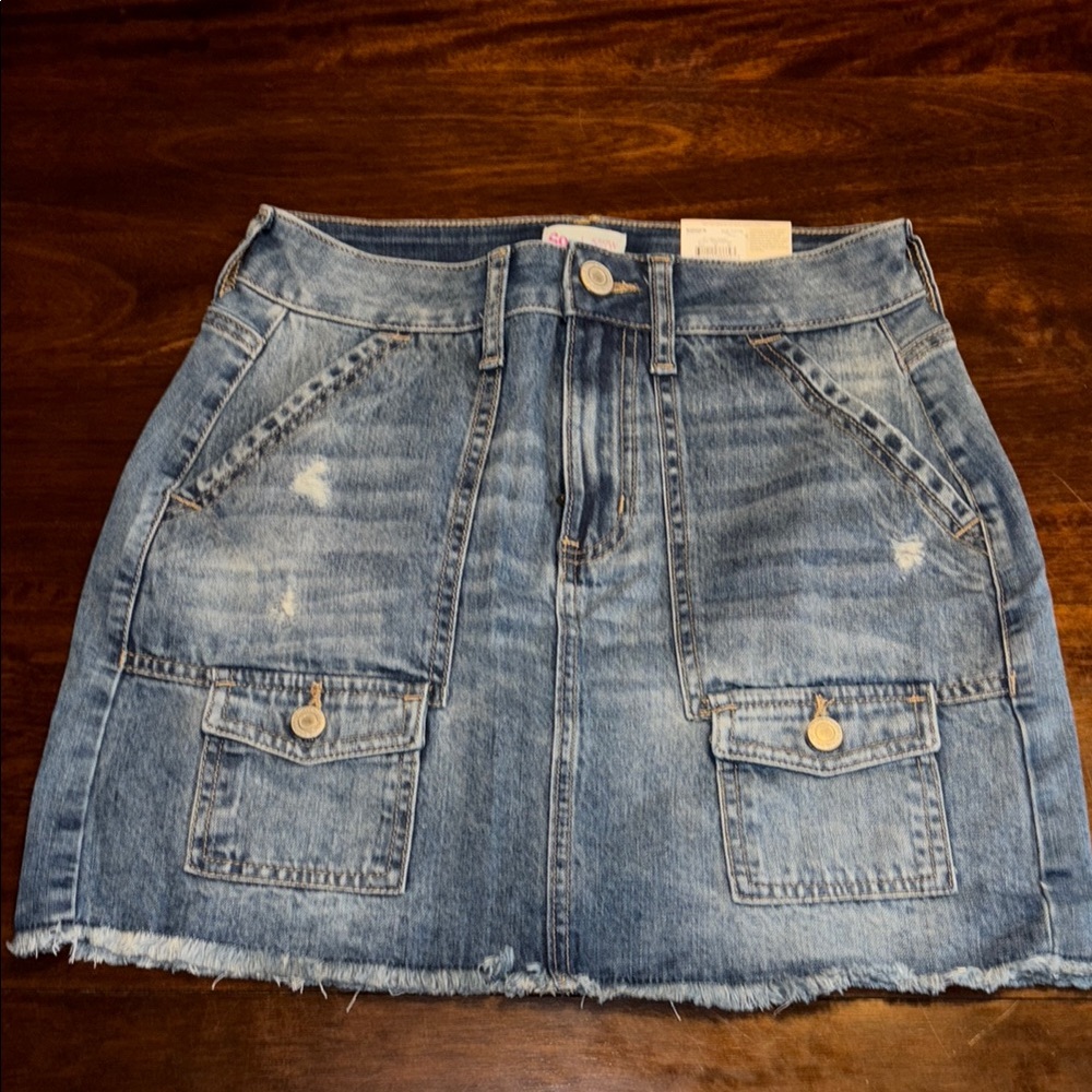 So denim distressed jean mini skirt Size 5/27 New